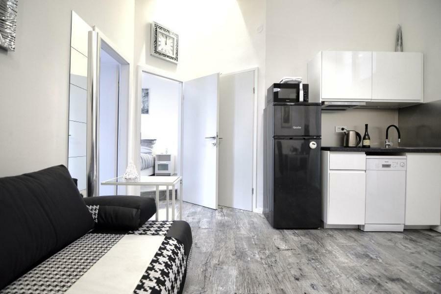 Lea Apartment - Free Parking In Front For 2 Cars Zagreb Exterior photo
